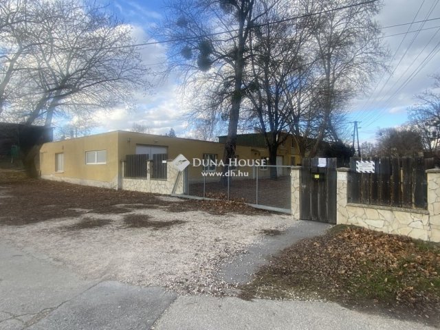 Kiadó ipari ingatlan, Tatabányán 390 E Ft / hó