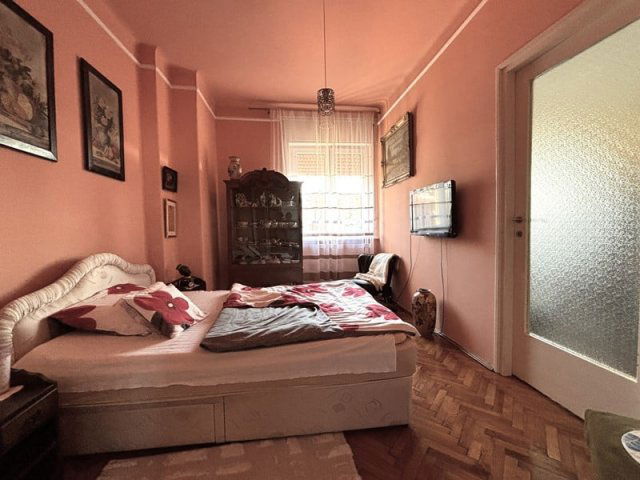 Eladó téglalakás, Pécsett, Sánc utcában 64 M Ft, 2+1 szobás