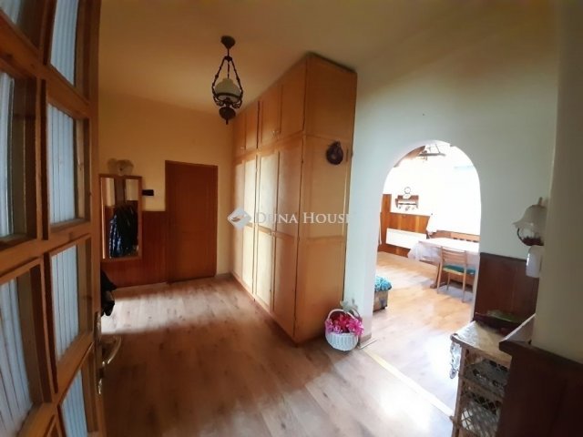 Eladó családi ház, Gödöllőn 120 M Ft, 5 szobás