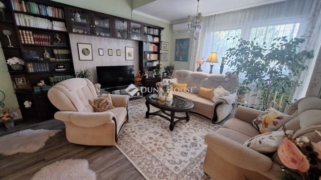 Eladó családi ház, Rácalmáson 79.9 M Ft, 4 szobás