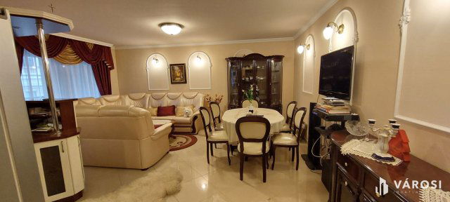 Eladó téglalakás, Debrecenben 135 M Ft, 3 szobás