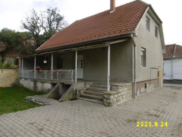 Eladó családi ház, Miskolcon 63 M Ft, 6 szobás