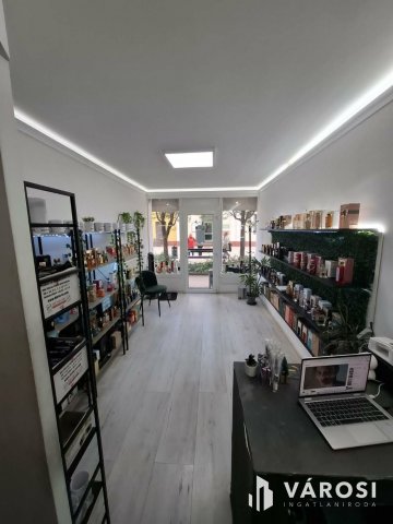 Eladó üzlethelyiség, Debrecenben 35.99 M Ft
