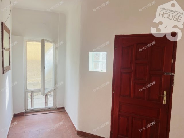 Eladó családi ház, Zombán 22.9 M Ft, 3 szobás