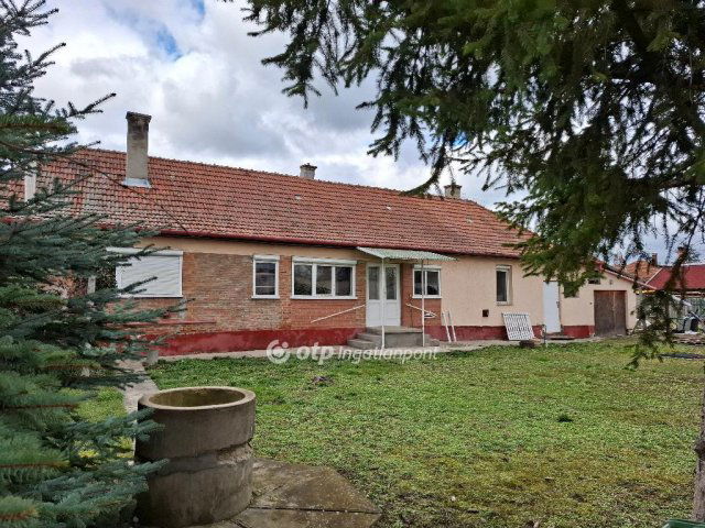 Eladó családi ház, Gyulán 28 M Ft, 3 szobás