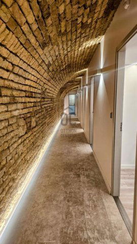 Eladó iroda, Budapesten, VI. kerületben 179 M Ft