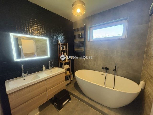 Eladó családi ház, Debrecenben 119 M Ft, 4 szobás