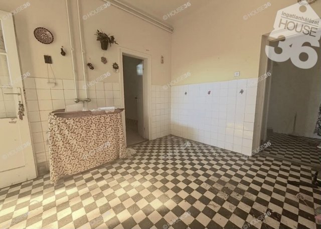 Eladó családi ház, Szabadszálláson 28.5 M Ft, 3 szobás