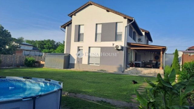 Eladó sorház, Baján 89.9 M Ft, 5 szobás / költözzbe.hu