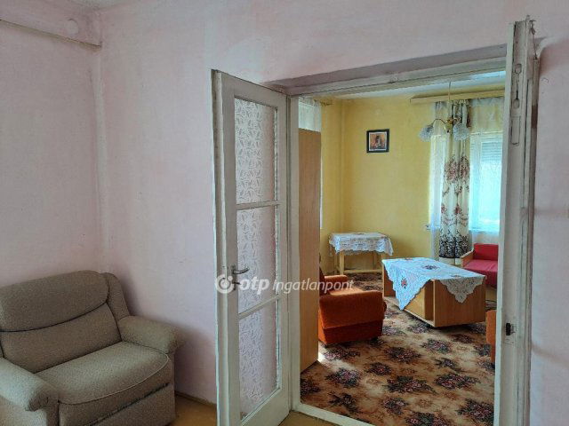 Eladó családi ház, Sándorfalván 59 M Ft, 3 szobás