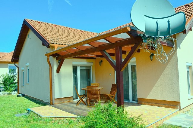 Eladó ikerház, Tatabányán 107.9 M Ft, 4 szobás