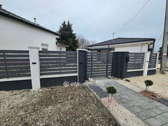 Eladó családi ház, Szolnokon 67.9 M Ft, 3 szobás