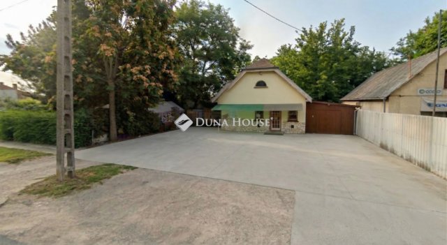 Eladó családi ház, Kecskeméten 64.9 M Ft, 1 szobás
