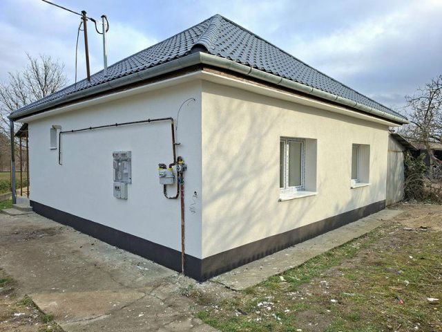 Eladó családi ház, Ercsiben 49.9 M Ft, 3 szobás