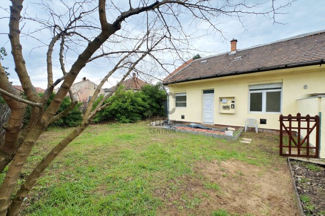 Eladó téglalakás, Budapesten, XX. kerületben 32.8 M Ft, 1 szobás