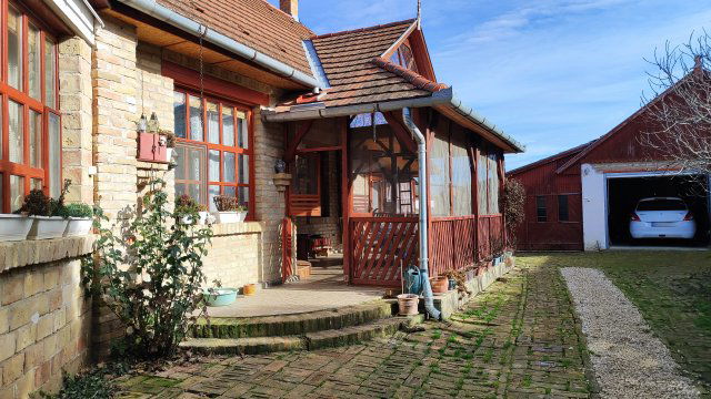 Eladó családi ház, Sióagárdon 56.5 M Ft, 3 szobás