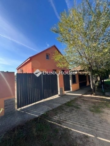 Eladó családi ház, Ócsán 79.5 M Ft, 7 szobás