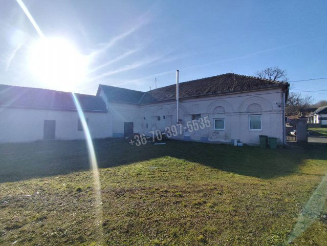 Eladó családi ház, Szirákon 36.5 M Ft, 8 szobás