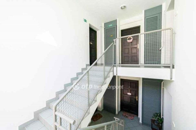 Eladó téglalakás, Kecskeméten 95 M Ft, 3+1 szobás