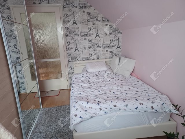 Eladó családi ház, Debrecenben 124 M Ft, 6 szobás