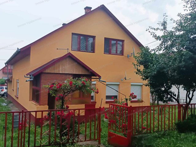 Eladó téglalakás, Fonyódon 88 M Ft, 6 szobás