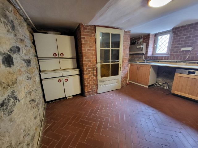 Eladó családi ház, Pécsett 72 M Ft, 3 szobás