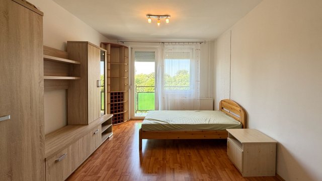 Kiadó panellakás, albérlet, Debrecenben 230 E Ft / hó, 2 szobás