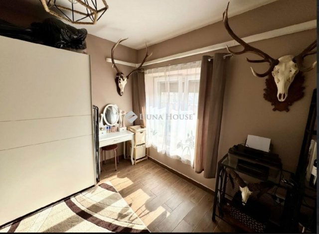 Eladó családi ház, Pécsett 119.9 M Ft, 5 szobás
