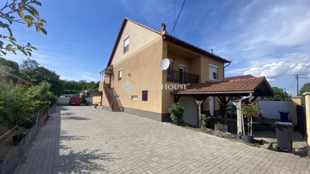 Eladó családi ház, Tápióságon 79.9 M Ft, 4 szobás