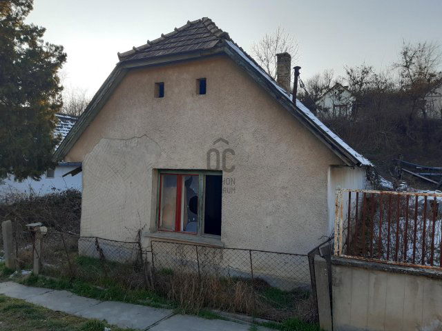 Eladó családi ház, Hőgyészen 2.5 M Ft, 2 szobás