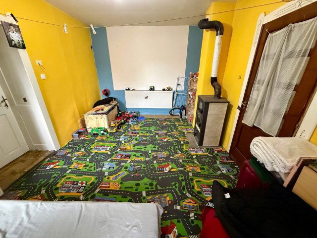 Eladó családi ház, Akán 23.9 M Ft, 3 szobás