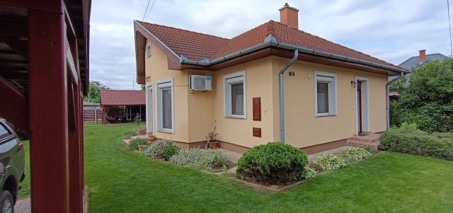Kiadó családi ház, albérlet, Debrecenben 500 E Ft / hó