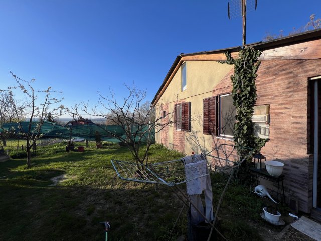 Eladó családi ház, Esztergomban 28.9 M Ft, 2+2 szobás