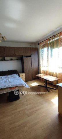 Eladó családi ház, Celldömölkön 35 M Ft, 5 szobás