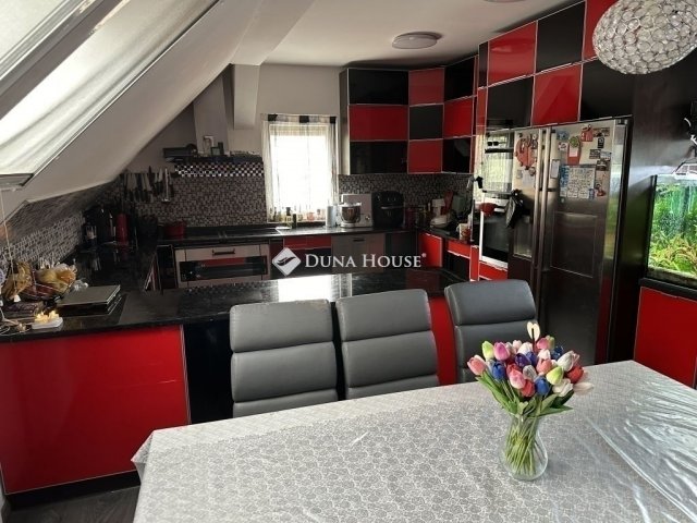 Eladó családi ház, Gyömrőn 189 M Ft, 16 szobás