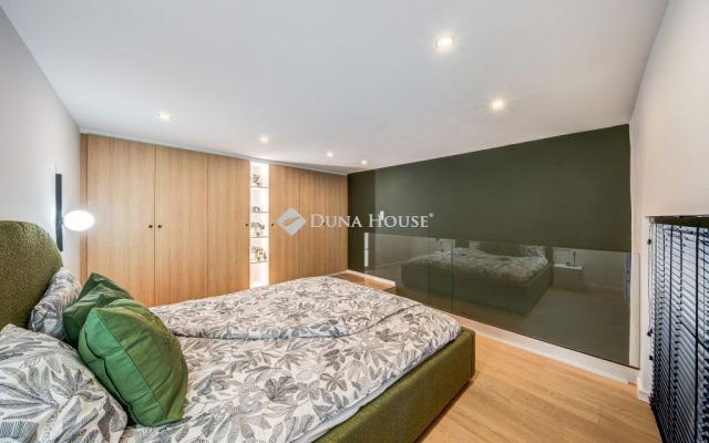 Eladó téglalakás, Budapesten, VI. kerületben 58.9 M Ft, 2 szobás