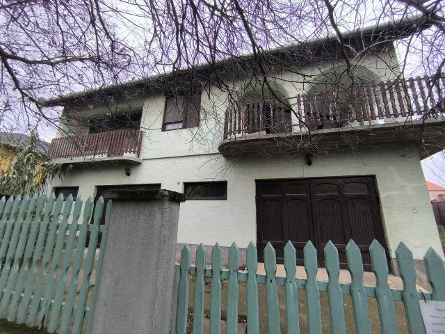 Eladó családi ház, Ercsiben 50 M Ft, 3 szobás