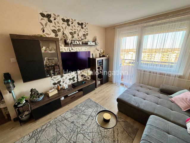 Eladó panellakás, Nyíregyházán 50.5 M Ft, 3 szobás