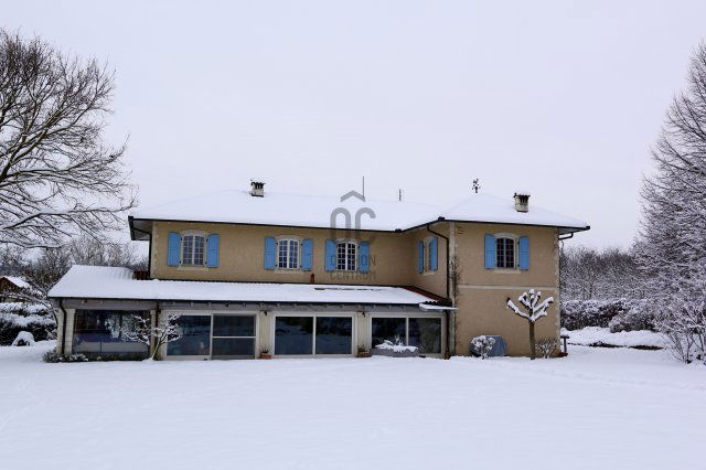 Eladó családi ház, Isaszegen 699 M Ft, 8 szobás