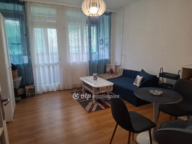 Eladó panellakás, Zalaegerszegen 22.5 M Ft, 1 szobás