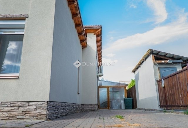 Eladó ikerház, Üllőn 89.9 M Ft, 3 szobás / költözzbe.hu