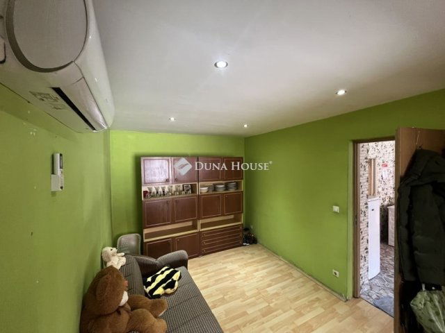 Eladó családi ház, Kecskeméten 34.5 M Ft, 2 szobás