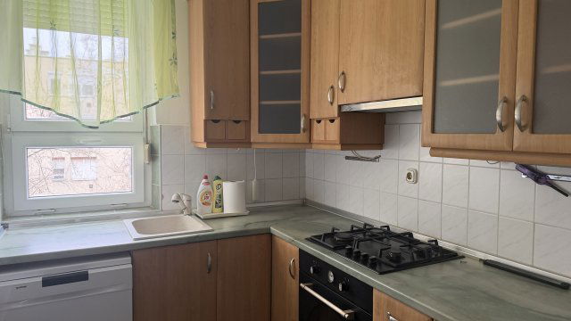 Eladó téglalakás, Baján 35 M Ft, 2 szobás