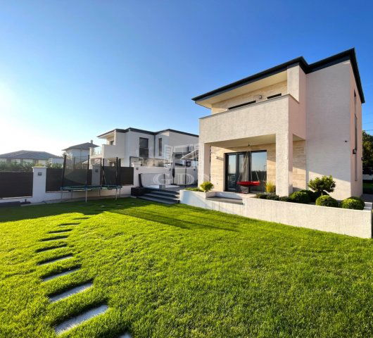 Eladó ikerház, Törökbálinton 335 M Ft, 5 szobás