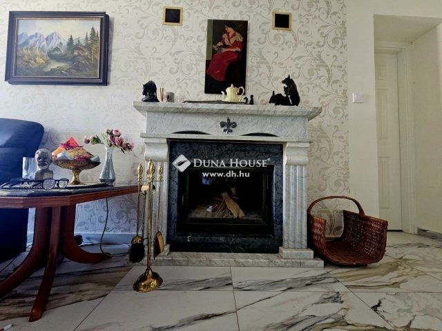 Eladó sorház, Budapesten, XVII. kerületben 190.5 M Ft, 11 szobás