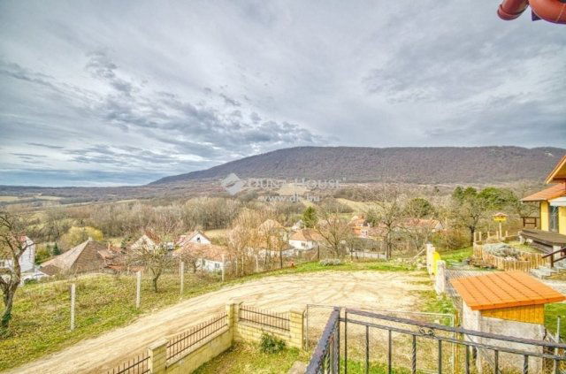 Eladó családi ház, Pilisszentkereszten 299 M Ft, 5 szobás