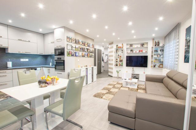 Eladó téglalakás, Szombathelyen, Szent István Király utcában