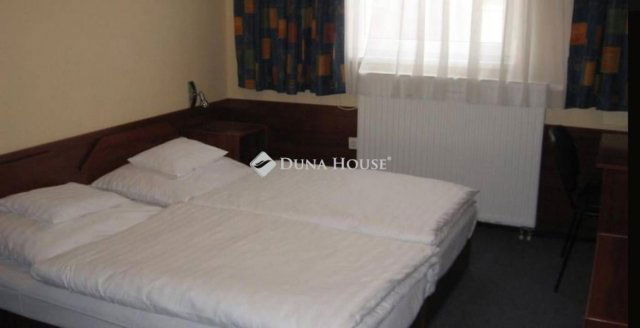 Eladó hotel, Tolnán 590 M Ft, 31 szobás / költözzbe.hu