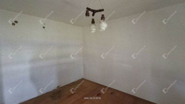 Eladó családi ház, Bakonyszentivánon 8.5 M Ft, 3 szobás