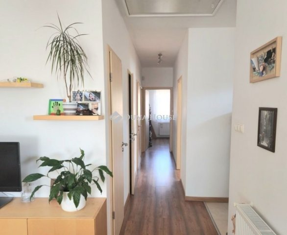 Eladó ikerház, Nagytarcsán 124 M Ft, 4 szobás